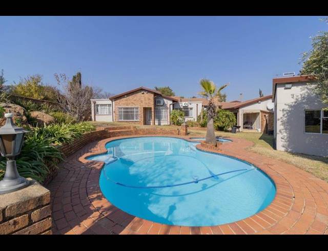 4 BEDROOM HOUSE FOR SALE IN MULBARTON